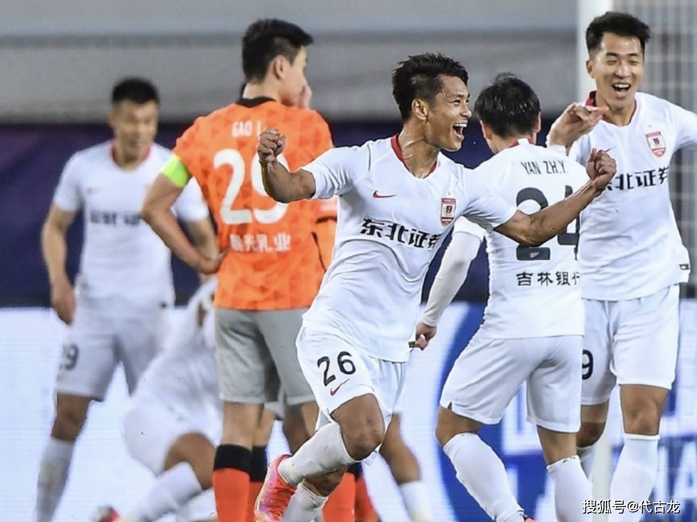 广州恒大明日携手占士范熊拜德海陆交接！亚冠首战门票今开售