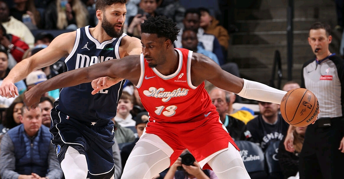 关于灰熊客场逆转灰熊，终结连败的信息