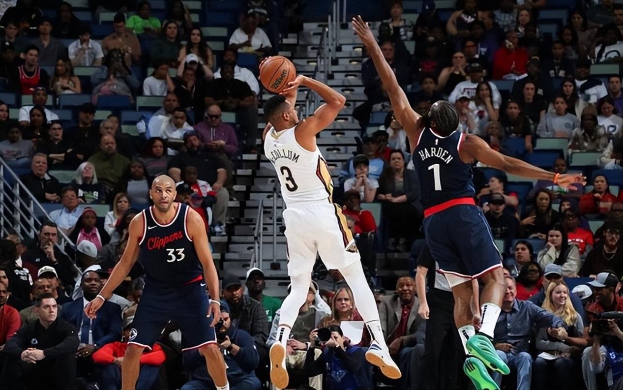 快船击败爵士，莱昂纳德发挥出色砍下30+分